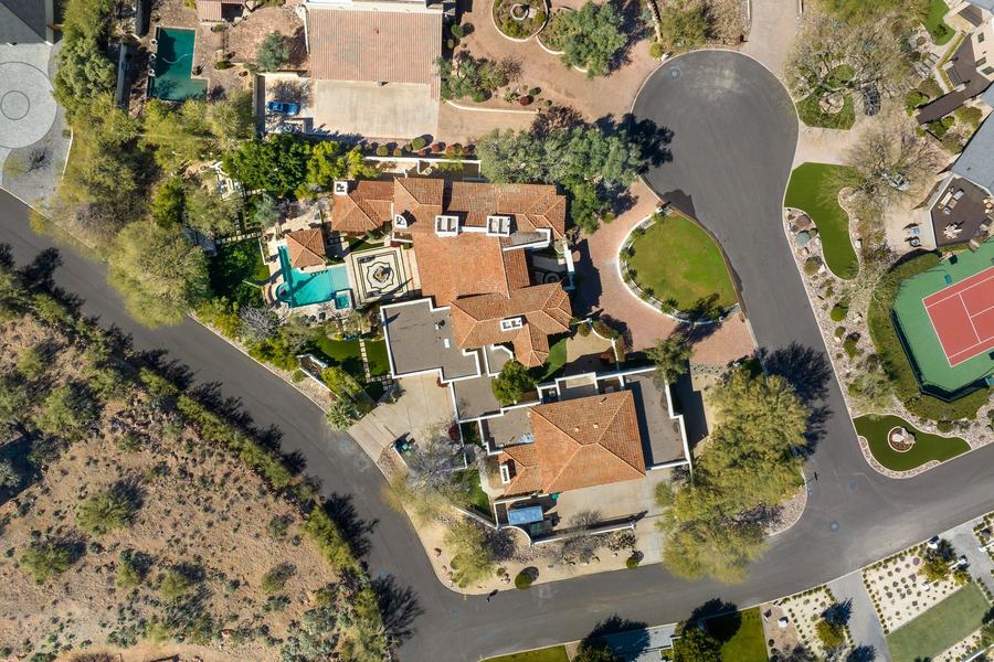 Massive 11,400 SF Estate in Paradise Valley – Aerial View